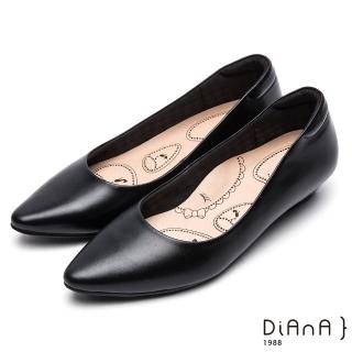 【DIANA】輕彈舒適OL真皮尖頭低跟製鞋-漫步雲端布朗尼美人款(黑色)