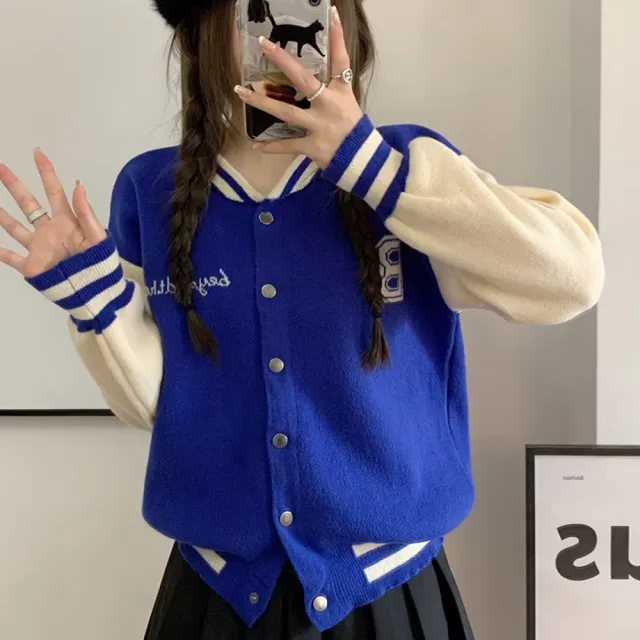 【D.studio】韓版寬鬆字母拼色休閒棒球外套(女裝 衣服 上衣 保暖外套 保暖上衣 長袖上衣 秋冬外套 J384)