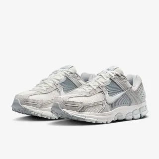 【NIKE 耐吉】休閒鞋 復古運動鞋_女_W NIKE ZOOM VOMERO 5_灰白_氣墊(HQ0458001)