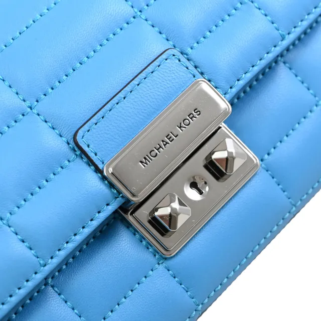 【Michael Kors】TRIBECA WOC 金屬LOGO絎縫皮革翻蓋可拆鍊條三用鍊包(水藍)