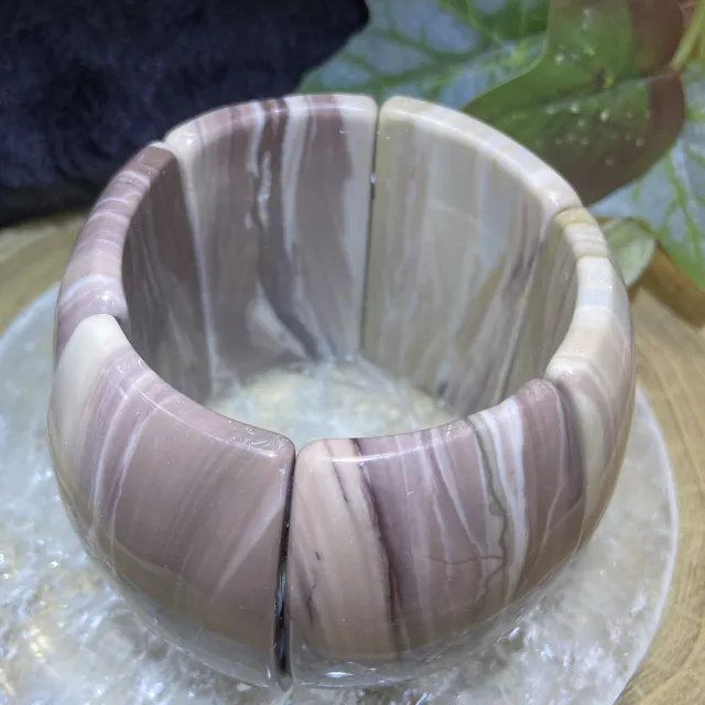 【Cozy 世界水晶原礦與茶】造型瑪瑙手排寬5.8cm 29-7(有助養顏增加氣色功效)