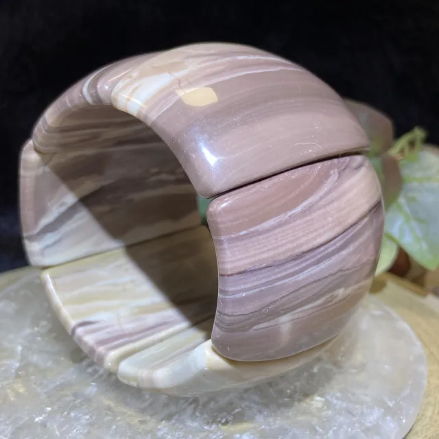 【Cozy 世界水晶原礦與茶】造型瑪瑙手排寬5.8cm 29-7(有助養顏增加氣色功效)
