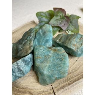 【Cozy 世界水晶原礦與茶】老礦料天河石大顆粒原礦碎石300g(冰種綠天河)