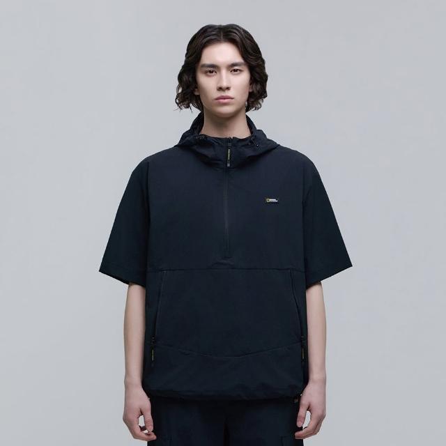 【National Geographic 國家地理】男女同款ADELIE 輕量平織 ANORAK 半開拉鍊短袖連帽上衣 - 炭黑色