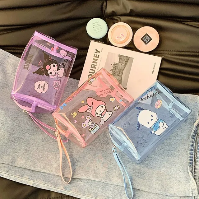 【SANRIO 三麗鷗】PVC可愛卡通印花造型盥洗收納包化妝包旅行隨身包-酷洛米/美樂蒂/帕洽狗/