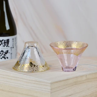 【YU Living 信歐傢居】日本進口 東洋佐佐木手工玻璃富士山招福冷酒杯組 65ml(透明金.粉紅金色/酒器酒具)