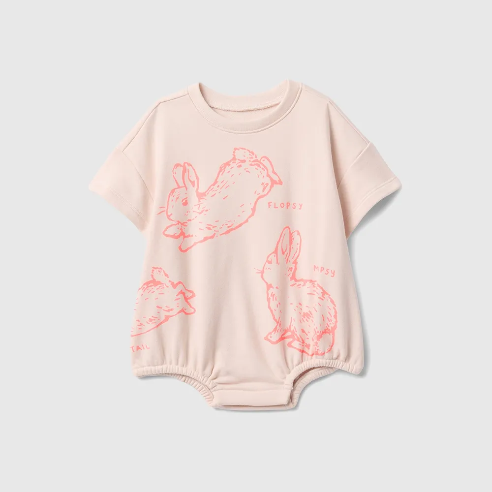 【GAP】嬰兒裝 Gap x PETER RABBIT 比得兔聯名 印花圓領短袖包屁衣-淺粉色(771500)