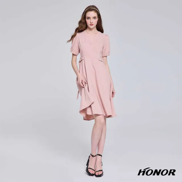 【HONOR 山形屋】出清品 浪漫高腰剪裁修身V領短袖洋裝-粉(限定出清)