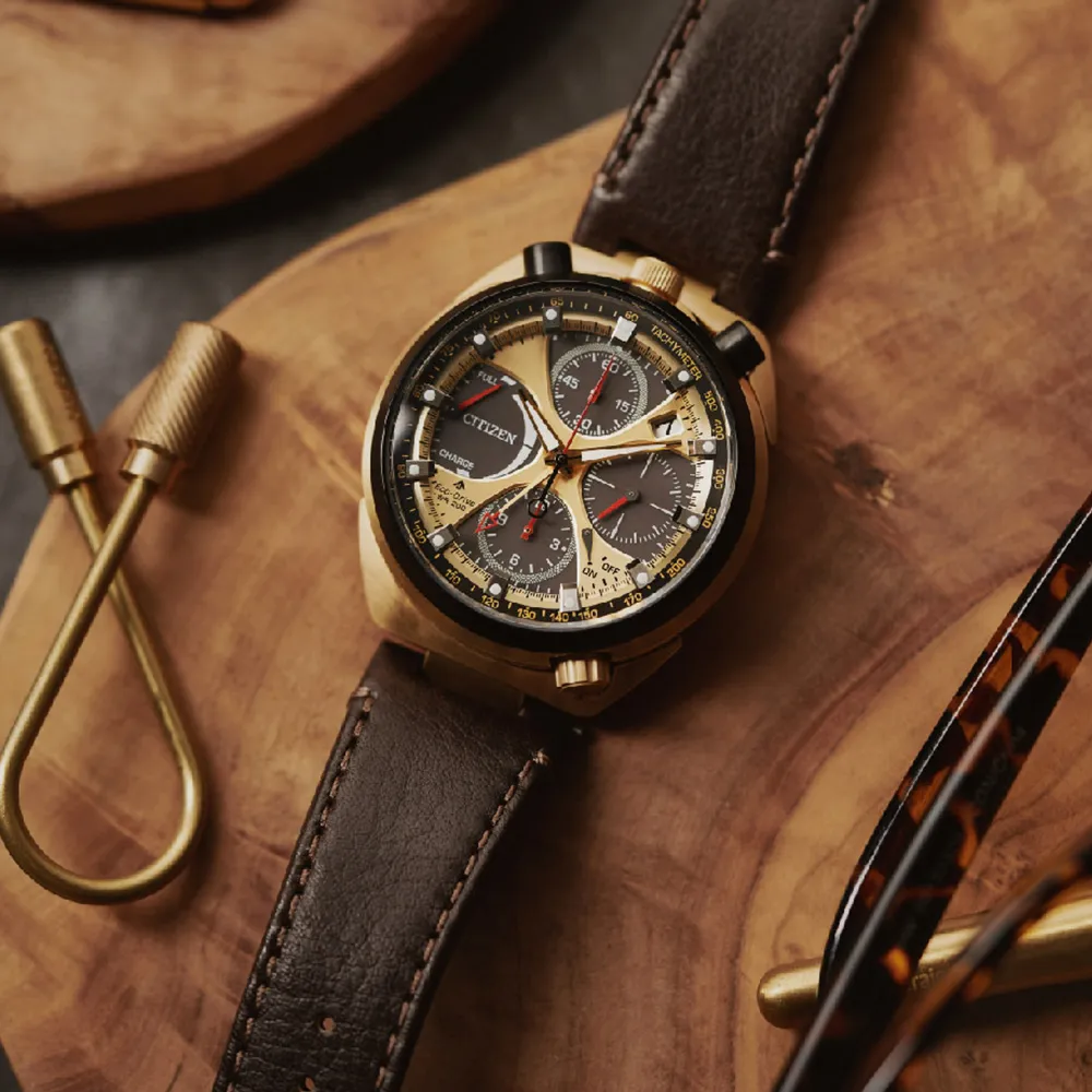 【CITIZEN 星辰】PROMASTER Tsuno Chrono 50週年限定款光動能三眼計時錶-44.5mm(AV0072-01X)