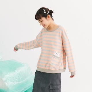 【Dailo】口袋熊大條紋落肩長袖衛衣(藍 黑 桔)