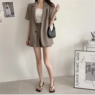 【D.studio】韓風氣質短袖西裝外套+高腰短褲(西裝褲上衣女裝衣服外套薄外套褲子套裝J271 P232)