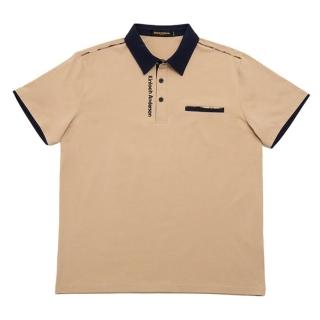 【金安德森】男裝短袖上衣-素領POLO衫 肩線剪接品牌經典格紋 暗袋設計(駝色)