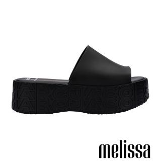 【Melissa】寬頻厚底壓紋拖鞋(黑色)