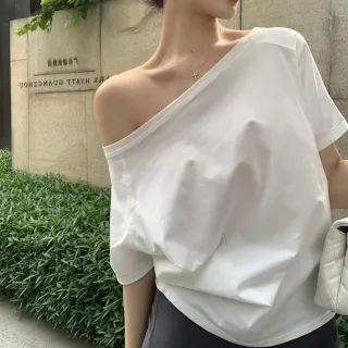 【D.studio】韓版氣質斜肩寬鬆休閒短袖上衣(露肩上衣顯瘦上衣衣服夏天女裝短板上衣短版t恤女裝 T617)