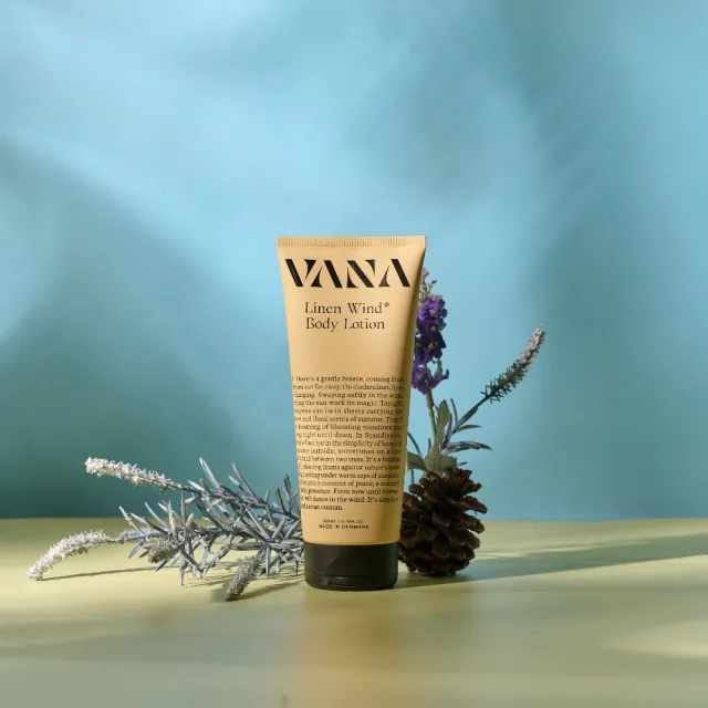【VANA】亞麻風拂 植萃修護身體乳 草本木質調 200ml (丹麥直送/療癒香氣/滋潤不黏膩)