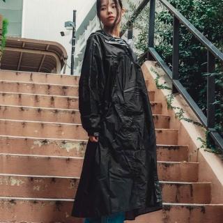 【KIU】日本 史上最輕盈空氣雨衣 男女適用(406-900 黑色)