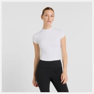 【NEW BALANCE】NB 短袖上衣 女 短版 合身 美規 白 WT51126WT(S2127)
