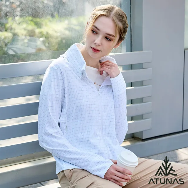 【ATUNAS 歐都納】女款蚊瘋不動涼感Q-MAX輕薄風衣外套(A1GA2510W冰藍印花/防蚊/驅蚊/防曬抗UV/戶外/休閒)