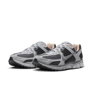 【NIKE 耐吉】NIKE ZOOM VOMERO 5 深灰 黑 回彈 運動鞋 慢跑鞋 休閒鞋 男鞋 女鞋(HV5982-001)