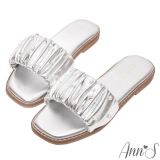 【Ann’S】防潑水爽膚皮-軟綿抓皺星空珍珠方頭涼拖鞋1.5cm 版型偏小(銀)