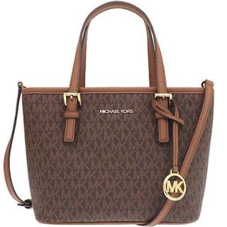 【Michael Kors】JET SET TRAVEL焦糖咖啡PVC滿版LOGO小款手提斜背托特包