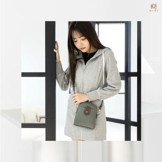 【MYMY】荔枝紋牛皮斜揹手機包 湖水藍(側揹包/肩揹包/斜揹包/拉鍊層/多色/真皮)