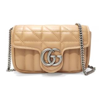 【GUCCI 古馳】476433 經典Marmont系列仿舊銀色LOGO牛皮MINI款手拿/腰包/肩背/斜揹包(全新展示品-膚色)
