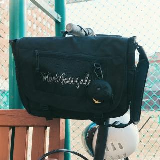 【Mark Gonzales】網袋郵差包 15吋-黑色(附棒球帽造型小包)
