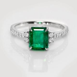 【似曾國際珠寶】現貨新款 IGI 14K 白金 2.26克拉 Emerald Cut 尚比亞祖母綠戒指(天然尚比亞祖母綠)