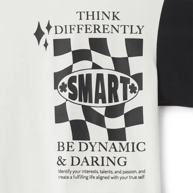 【GIORDANO 佐丹奴】童裝拼接印花短袖上衣 think differently(02 皎白)