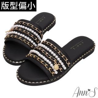 【Ann’S】防潑水爽膚皮-金鍊珍珠貝殼吊飾寬版圓頭涼拖鞋1.5cm 版型偏小(黑)