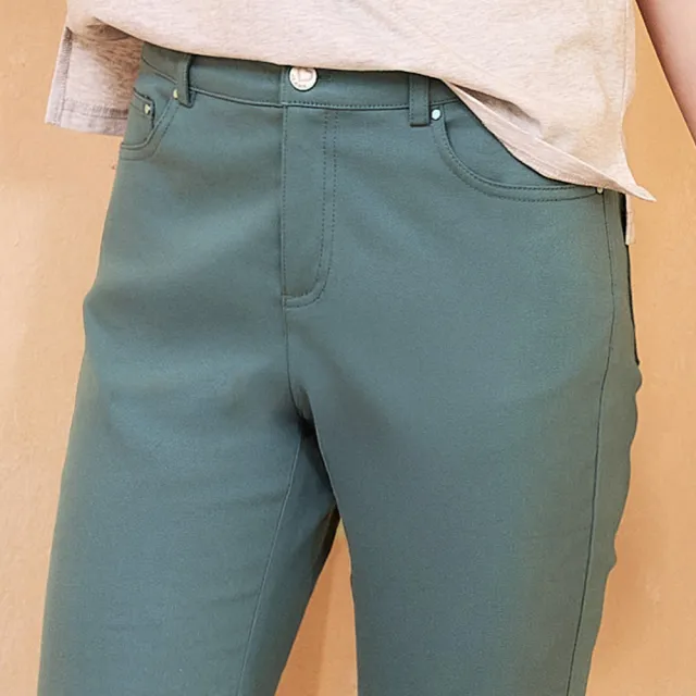 【OUWEY 歐薇】水洗棉質仿牛仔小直筒微喇褲(綠；S-L；3252398650)