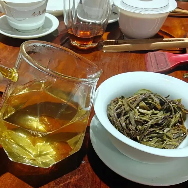 【盛嘉源】磨烈古茶王 2021年(普洱茶 生茶 357g)