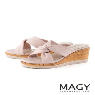 【MAGY】扭結柔軟羊皮楔型厚底拖鞋(粉色)