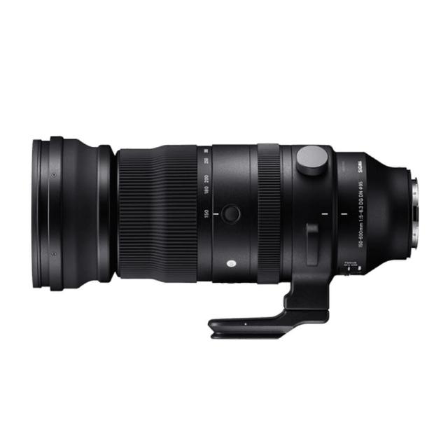  SIGMA 適馬 150-600mm F5-6.3 DG DN OS Sports 超望遠變焦鏡頭，專為無反相機設計，配備 OS 光學防震系統，提供穩定拍攝體驗。採用 15 群 25 片鏡片結構，包括 4 片 FLD 與 2 片 SLD 特殊低色散鏡片，確保高解析度與優異色彩還原。焦距範圍 150-600mm，最大光圈 F5-6.3，最近對焦距離 58cm (廣角端)，放大倍率 1:2.9，適合野生動物、運動攝影。適用 SONY E-Mount、L-Mount 接環，重量約 2100g，附贈遮光罩、三腳架插座、鏡頭袋等配件。公司貨保固 36 個月以上，專業級 Sports 系列鏡頭，捕捉遠距細節無虞。 
