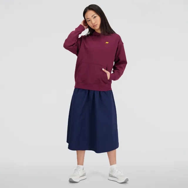 【NEW BALANCE】NB 上衣 女款 長袖上衣 帽T 運動 亞規 酒紅 AWT33524NBY