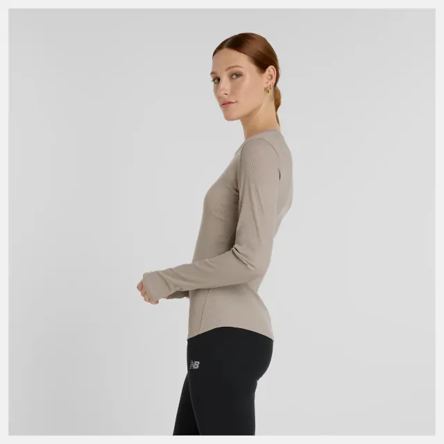 【NEW BALANCE】NB 長袖上衣 女 薄長袖 美規 米褐 WT43527ADS