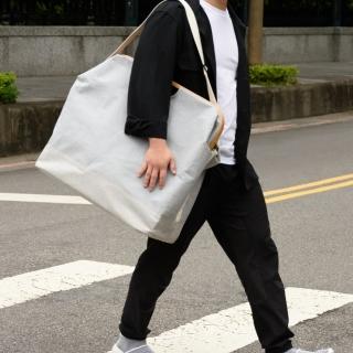 【Gudee 好迪家居】UROKI 肩背髒衣收納包(77.5公升 大容量外出包 旅行包)