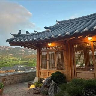 【喜鴻假期】【高雄出發．漫遊首爾半自助５日】無購物、韓屋、LUGE滑車、網美咖啡、兩日自由行