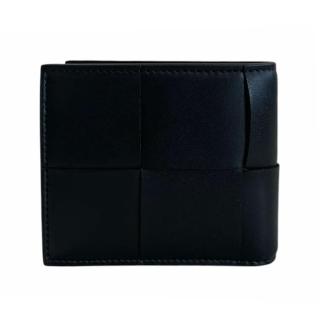 【BOTTEGA VENETA 寶緹嘉】小牛皮大格編織三卡零錢袋對開短夾(黑色)
