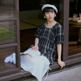 【OB 嚴選】日系純棉格紋蕾絲圓領美背綁帶拋袖上衣 《AB20103》