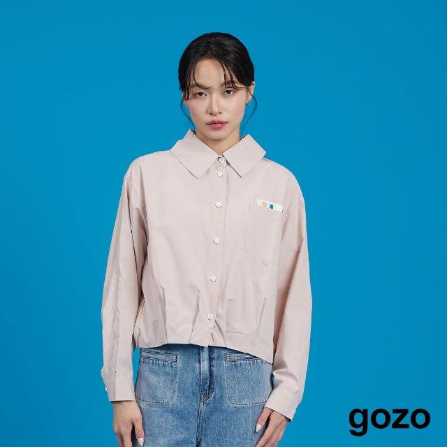 【gozo】MOMO獨家款★限量開賣 織標後鬆緊造型領長袖襯衫(兩色)