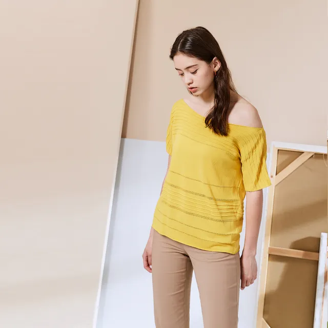 【ICHE 衣哲】Cop.Copine簡約船領斜肩親膚針織上衣(兩色)