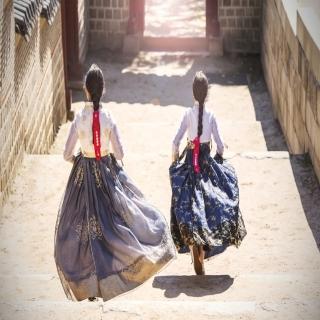 【喜鴻假期】【不走人參保肝．好漾釜山５日】五星級汗蒸幕、韓服漫遊古宅、釜山樂天、天空膠囊列車