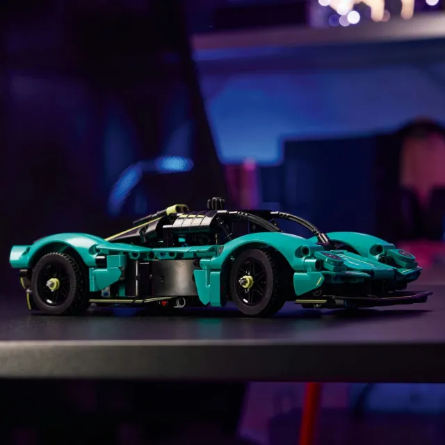 【LEGO 樂高】科技系列 42208 Aston Martin Valkyrie(賽車玩具 居家擺設 積木 玩具模型)