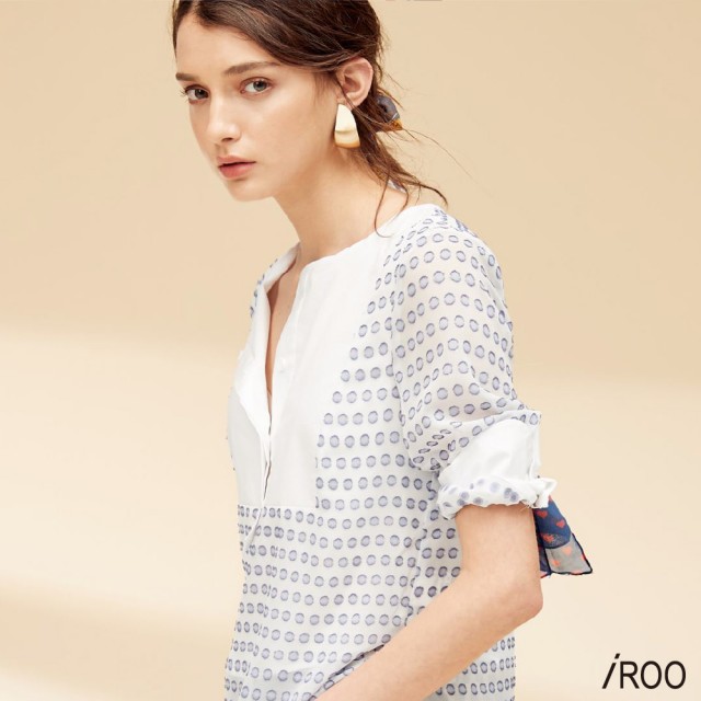 【iROO】拼接點點經典襯衫上衣