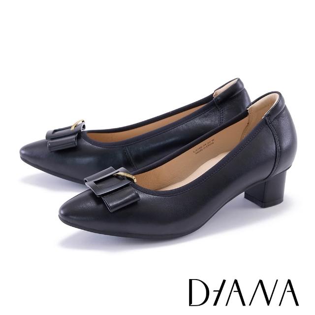 【DIANA】經典方釦蝴蝶結真皮粗中跟鞋(黑色)