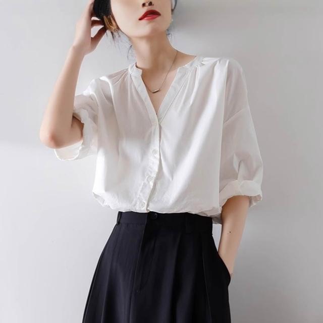 【時尚巴黎】現貨+預購 襯衫短袖上衣(法式V領文藝寬鬆女裝74ke84)