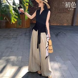 【初色】韓系小香風純色V領無袖襯衫上衣女上衣+條紋休閒褲闊腿褲寬褲長褲套裝-黑衣條紋褲-12302(M-XL可選)