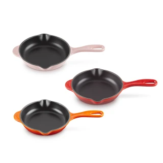 【Le Creuset】琺瑯鑄鐵鍋單柄圓煎盤16cm(雪紡粉/櫻桃紅/火焰橘 3色選1)